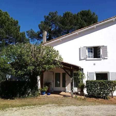 펜션 D'ici Et D'ailleurs 1 & 2 -famille Ou Groupe- Dependances Dans Propriete Proche Bordeaux Et Bassin Arcachon *